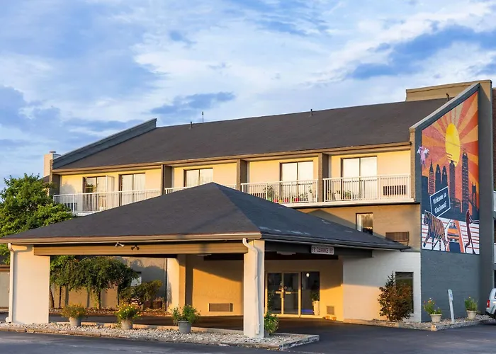 Days Inn By Wyndham Cincinnati East