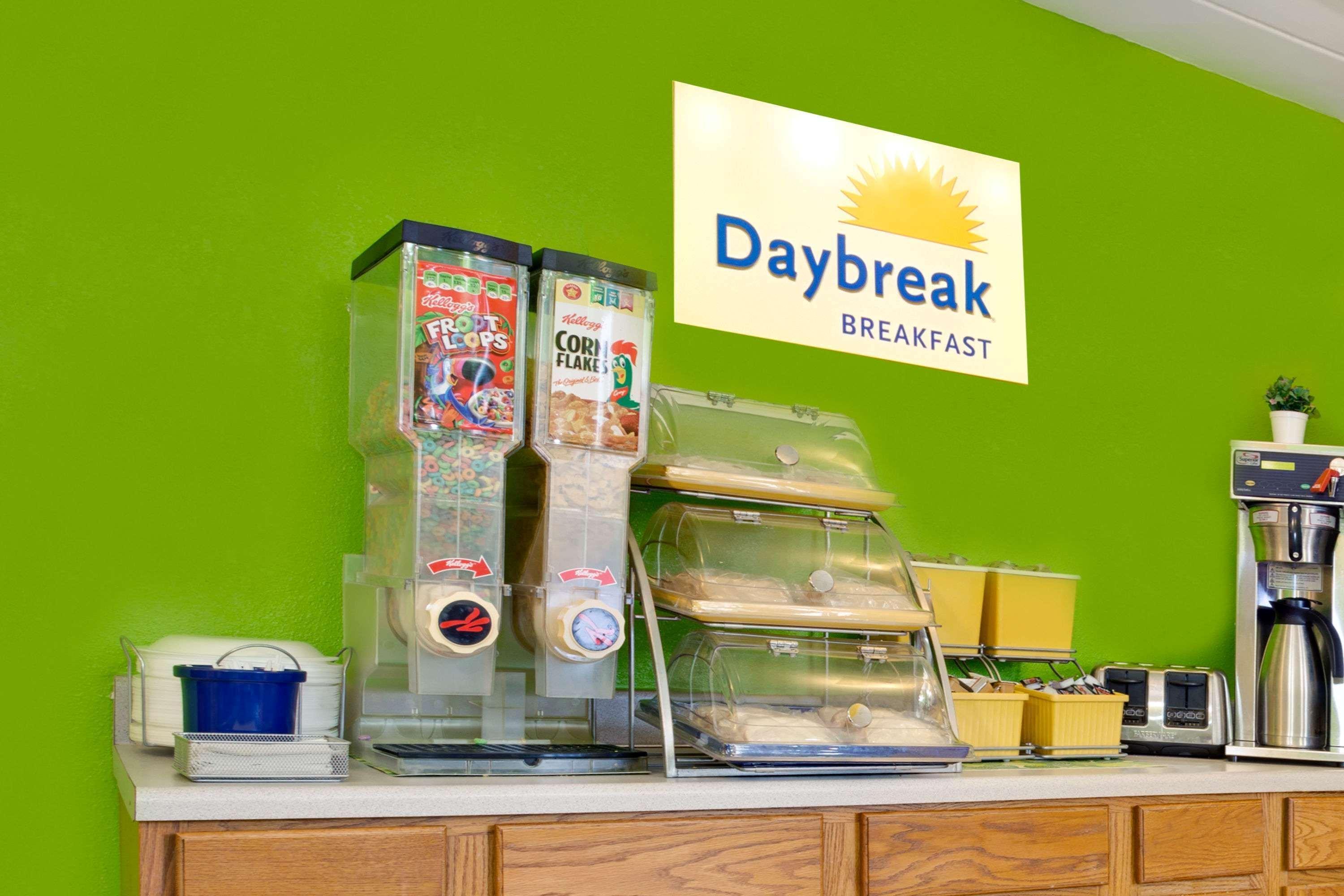 Days By Wyndham Cincinnati East Hotel