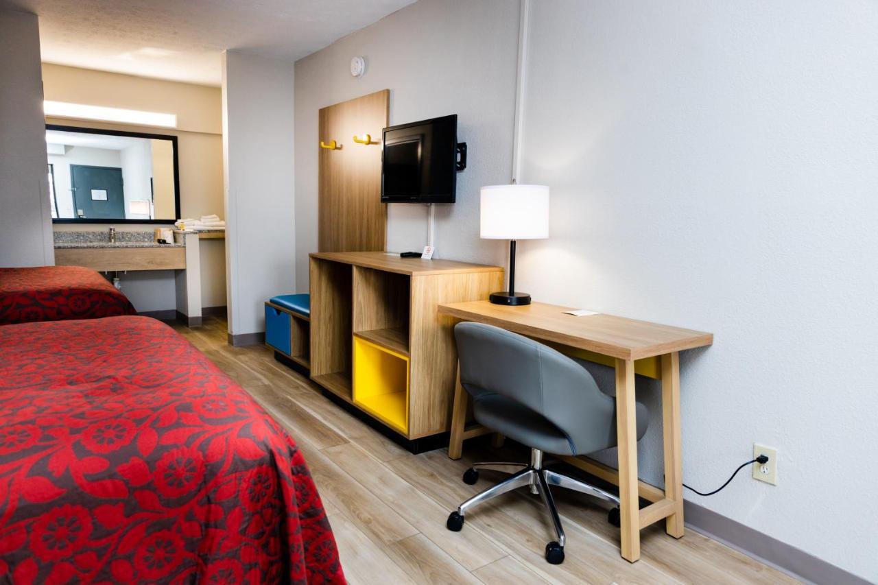Days By Wyndham Cincinnati East Hotel