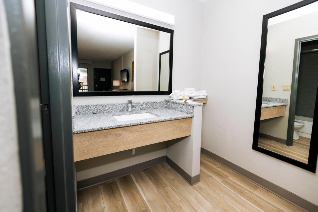 Days By Wyndham Cincinnati East 2*