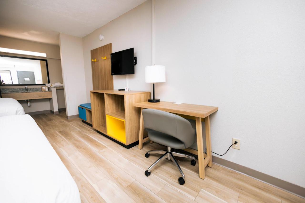 Days By Wyndham Cincinnati East Cherry Grove