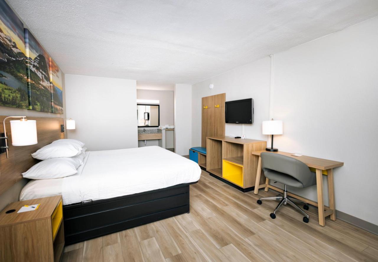 Days By Wyndham Cincinnati East Cherry Grove