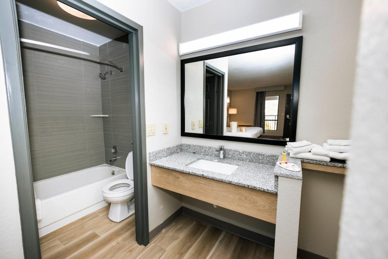 Days By Wyndham Cincinnati East Cherry Grove